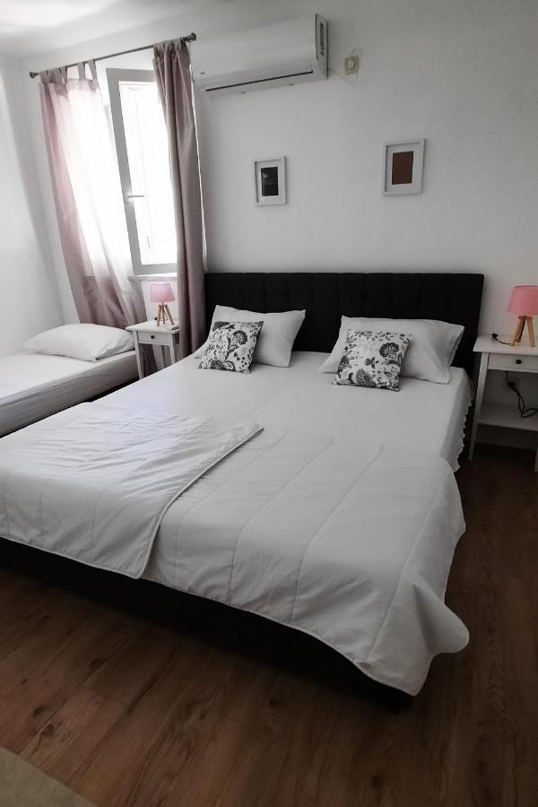 Apartments By The Sea Zuljana, Peljesac - 19080 Exterior photo